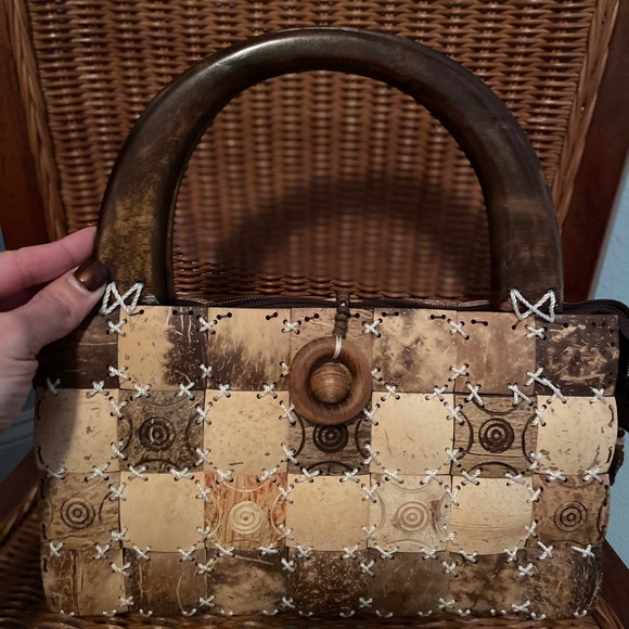 NWOT Beautiful Shell Bag - Picture 2 of 7